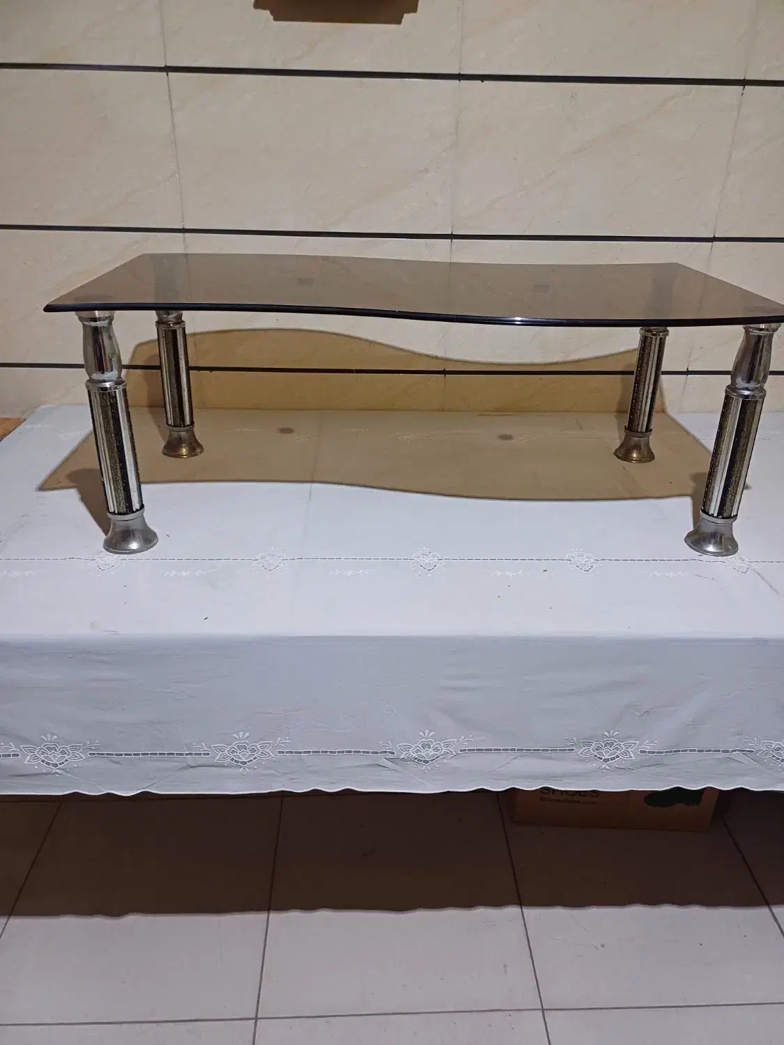 میز جلو مبلی با شیشه برنز سالم|مبلمان خانگی و میز عسلی|کرج, کرج نو|دیوار