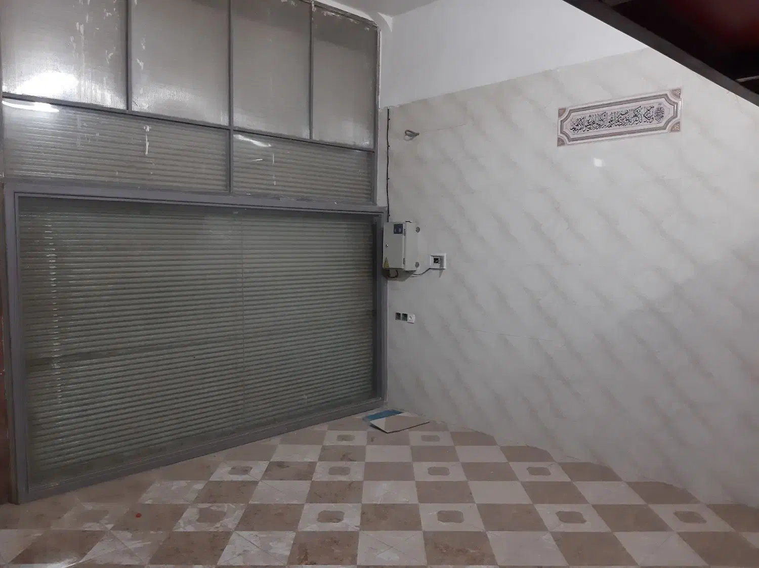 اجاره مغازه ۳۰متر خیابان ۱۴متری نبش کوچه|اجارهٔ مغازه و غرفه|رباطکریم, شترخوار|دیوار