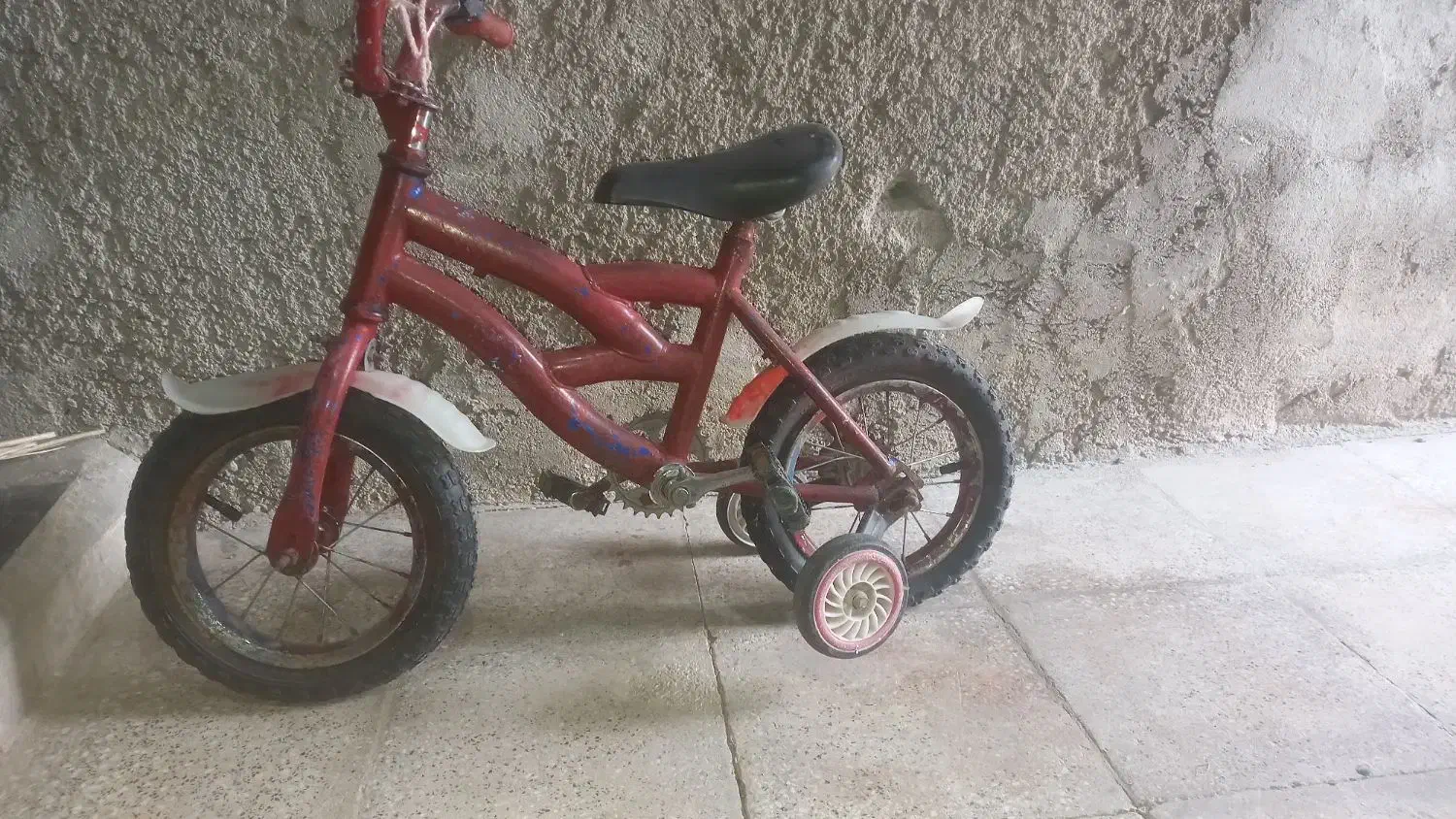 دوچرخه|دوچرخه، اسکیت، اسکوتر|سیسخت, |دیوار