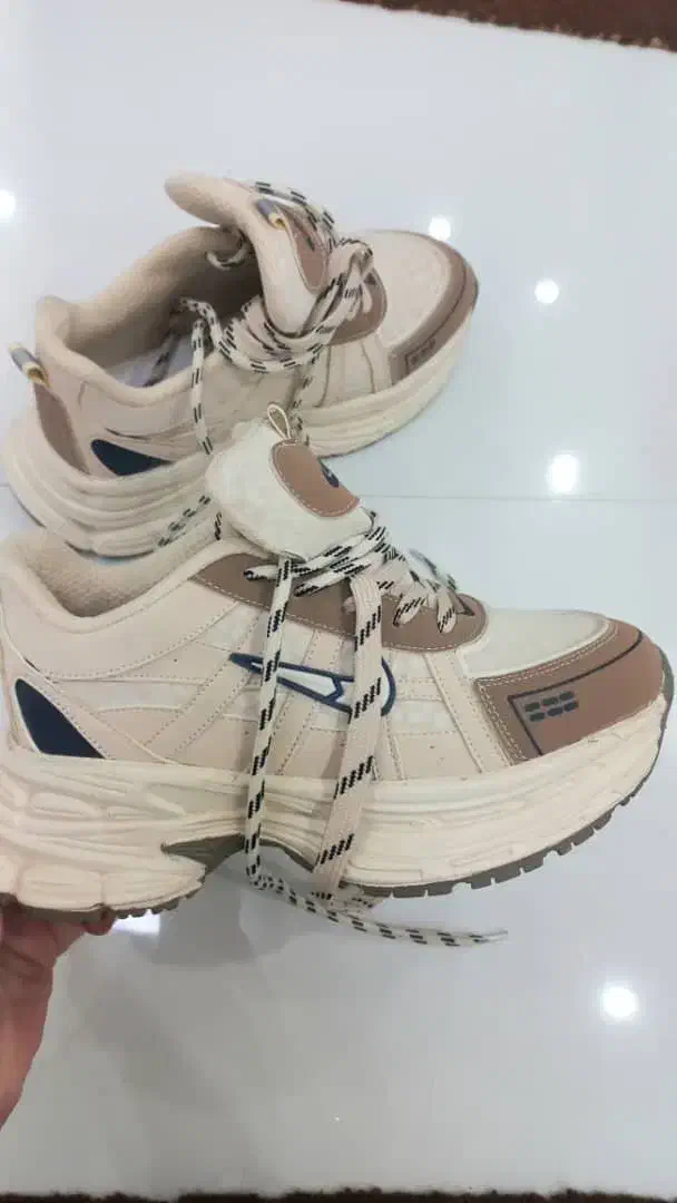 بوت و کتونی|کیف، کفش، کمربند|مسجد سلیمان, |دیوار