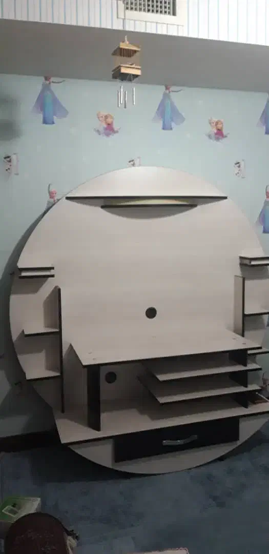 میز تلویزیون|میز تلویزیون|تهران, آبشار تهران (دریاچه)|دیوار