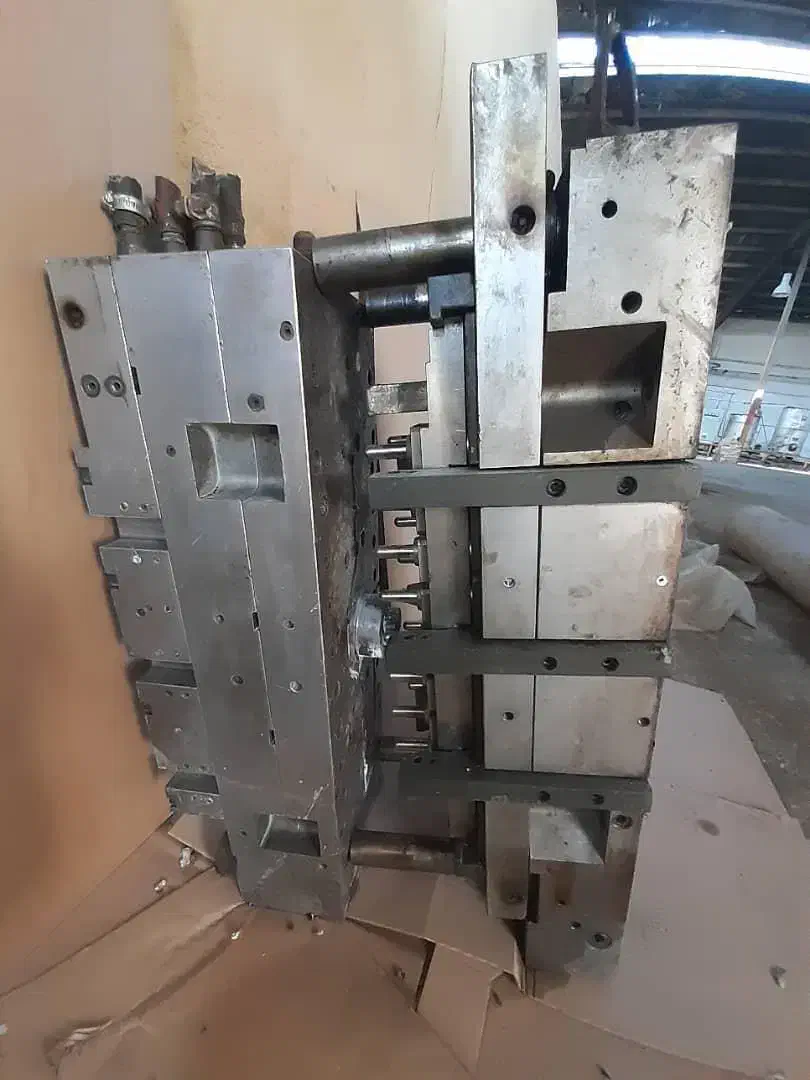 قالب ایتالیایی، بطری۳۰۰سی سی|ماشین‌آلات صنعتی|شیراز, بید زرد|دیوار