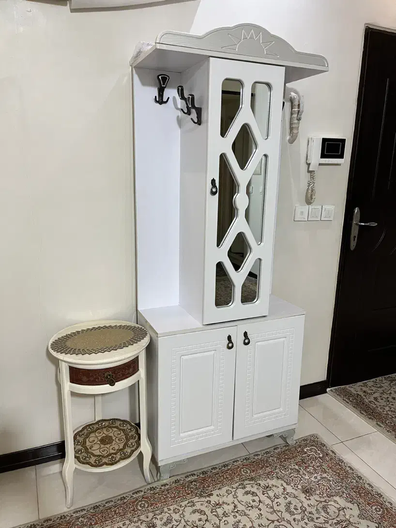 جاکفشی رختکن ایستاده آینه دار و میز تلفن|جاکفشی، کمد، دراور|تهران, سلسبیل جنوبی|دیوار