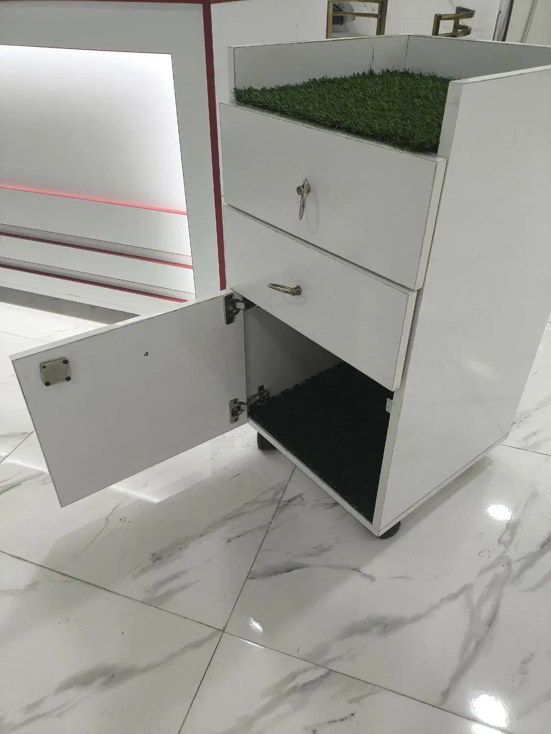 ترولی کشویی|آرایشگاه و سالن‌های زیبایی|جم, |دیوار