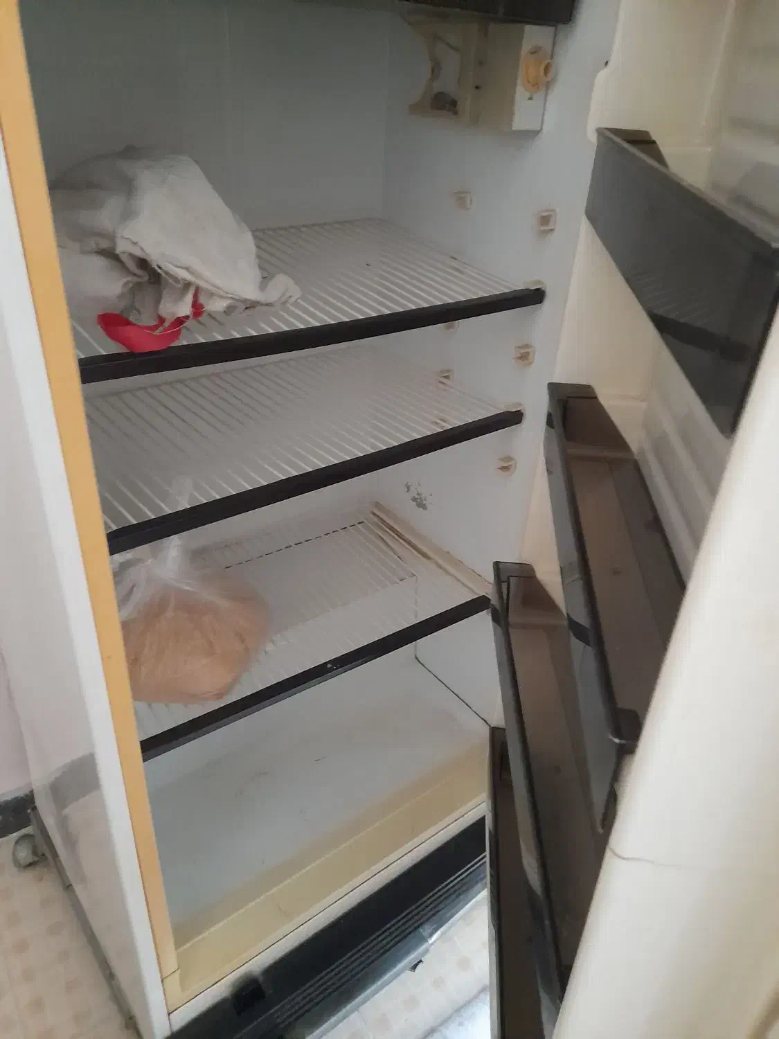 یخچال ساده تمیز|یخچال و فریزر|آبدانان, |دیوار