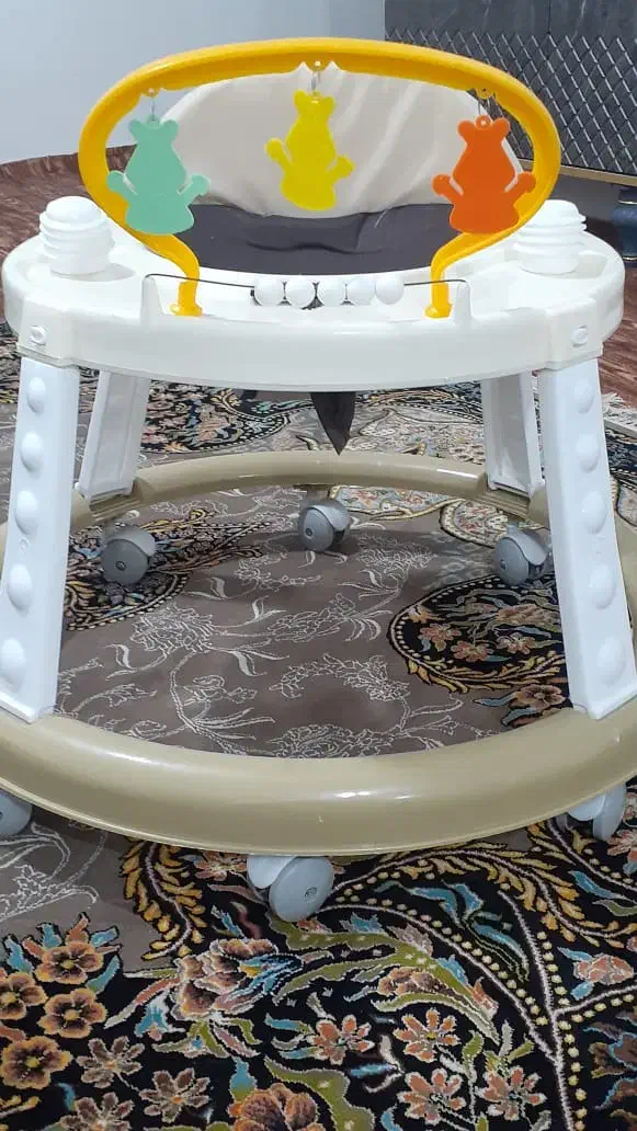 روروک بچه نو سالم اصلا استفاده نشده 400هزار|اسباب و اثاث بچه|نورآباد, |دیوار