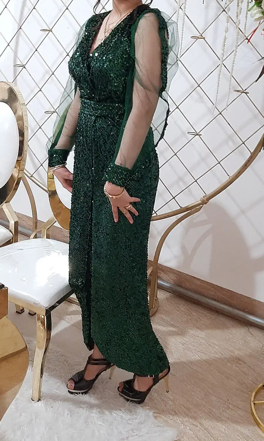 پیراهن مجلسی|لباس|سلماس, |دیوار