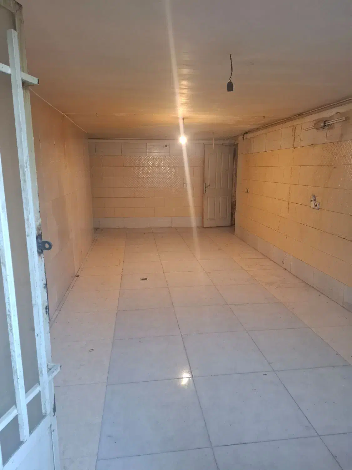 زیر زمین 70متر خدماتی کارگاه انبار|اجارهٔ مغازه و غرفه|شاهین‌شهر, حاجی آباد|دیوار