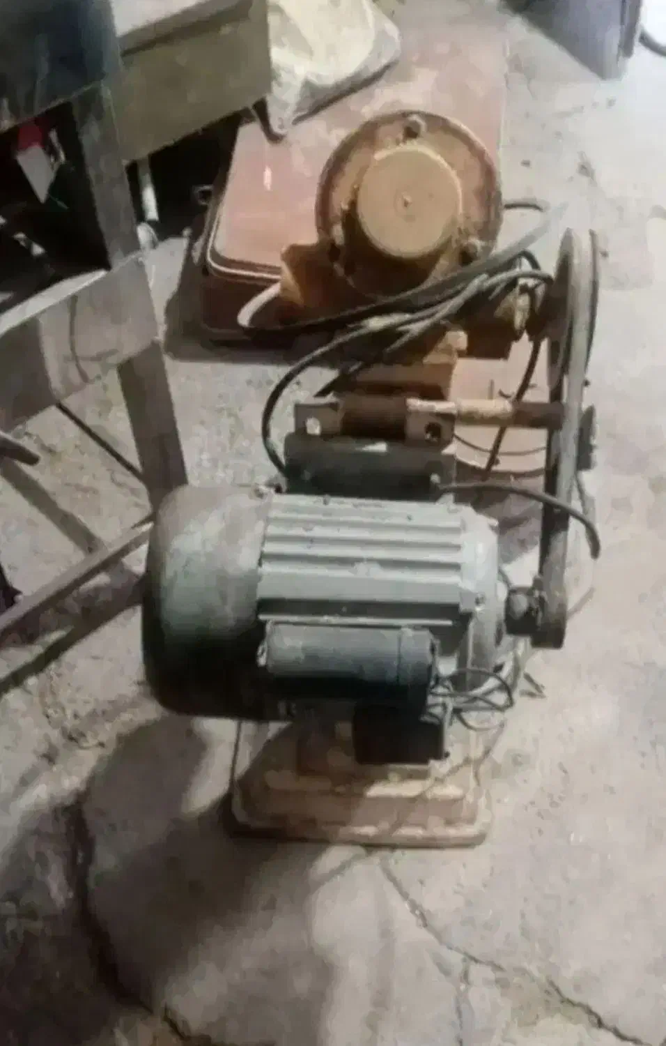 فروش چونه پهن کن نانوایی و خمیر گیر.مکان فلارد|فروشگاه و مغازه|لردگان, |دیوار