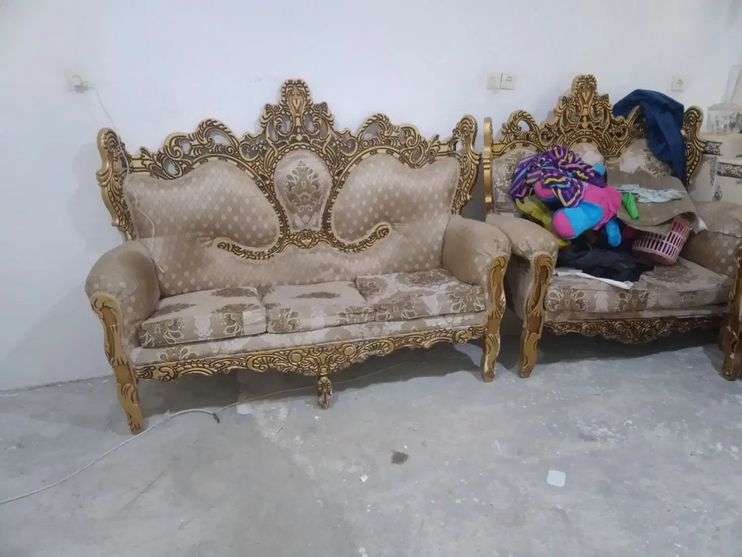 مبل ۷نفره سلطنتی|مبلمان خانگی و میز عسلی|کرج, شهرک سهرابیه|دیوار