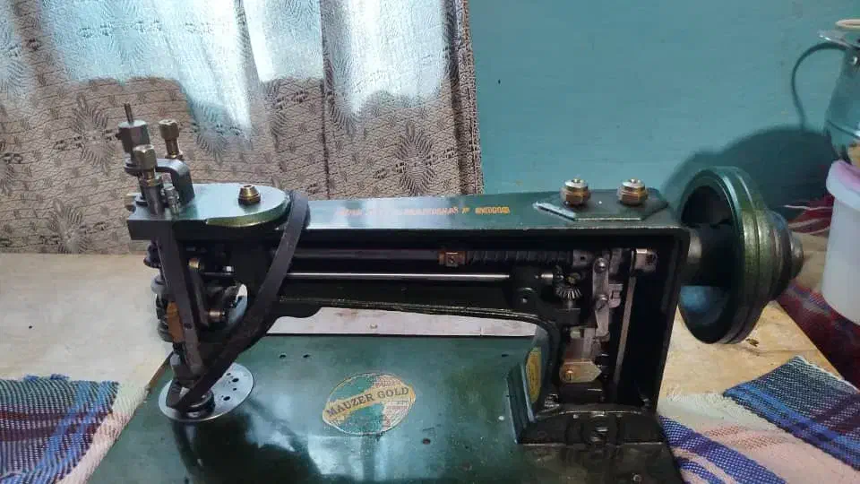 چرخ خیاطی زه دوزی، زه دوچی مشین|چرخ خیاطی و ریسندگی|پیشین, |دیوار