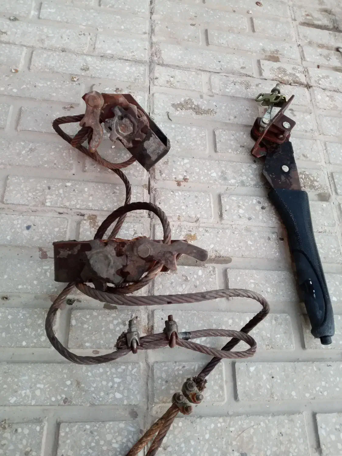 تعدادی لوازم جانبی خودرو وجرثقیل|قطعات یدکی و لوازم جانبی|کرمانشاه, |دیوار