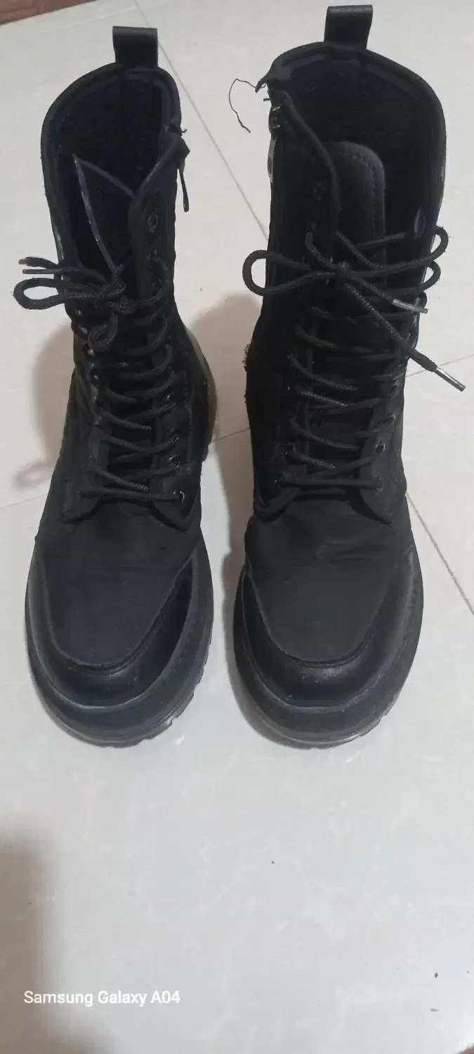 بوت کاپشنی شماره 40 جنسیت اصلی|کیف، کفش، کمربند|کلاله, |دیوار