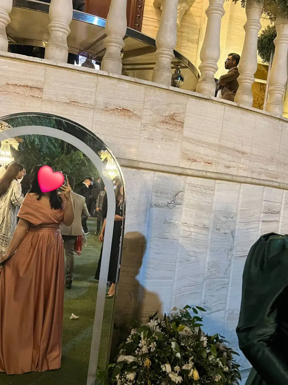 لباس مجلسی|لباس|لشت نشا, |دیوار