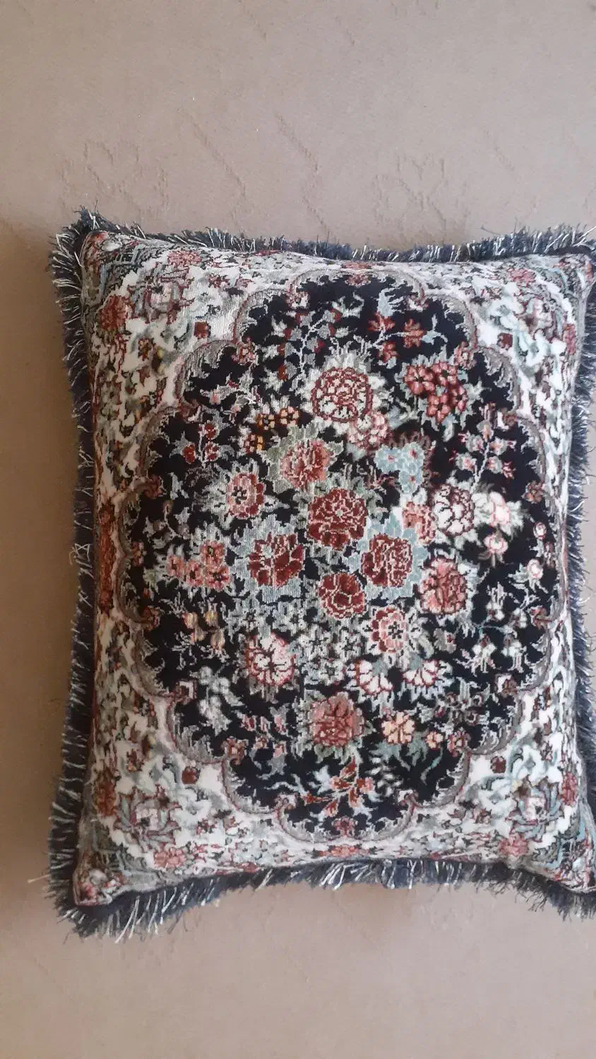 ۲عدد پشتی|پشتی|بندرعباس, |دیوار