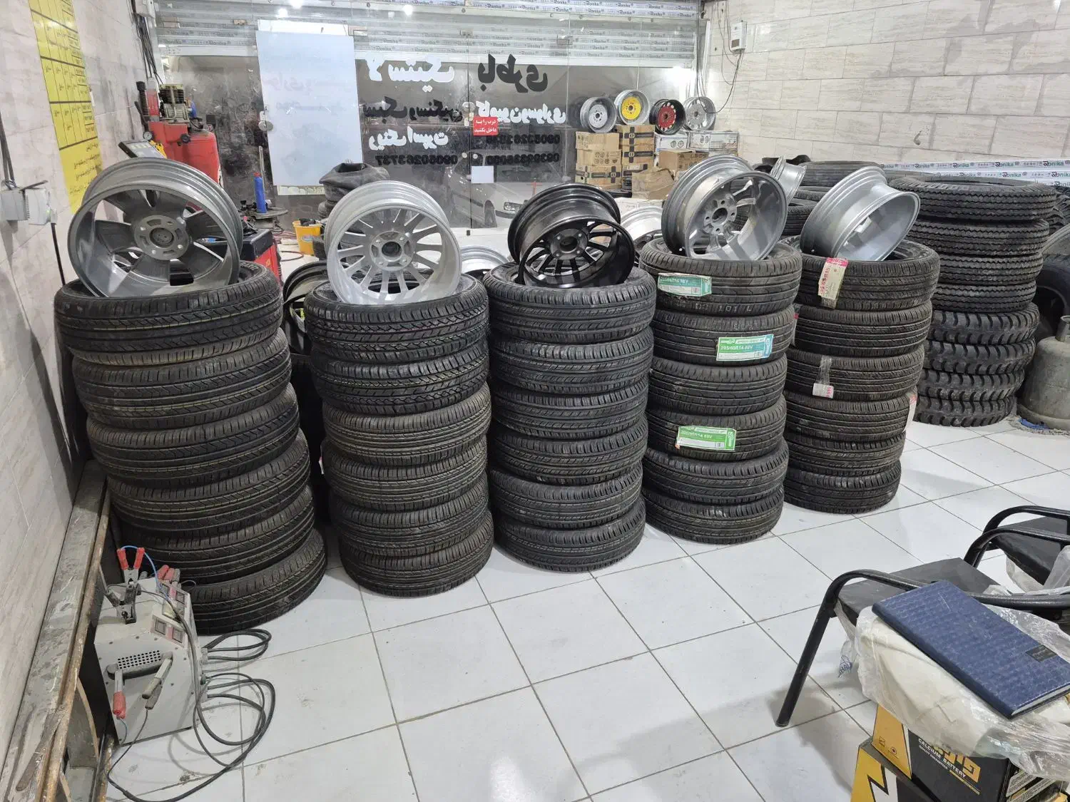 لاستیک نیسانی و کامیونی ۹۰۰/۲۰  ۱۰۰۰/۲۰|خدمات موتور و ماشین|جاسک, |دیوار