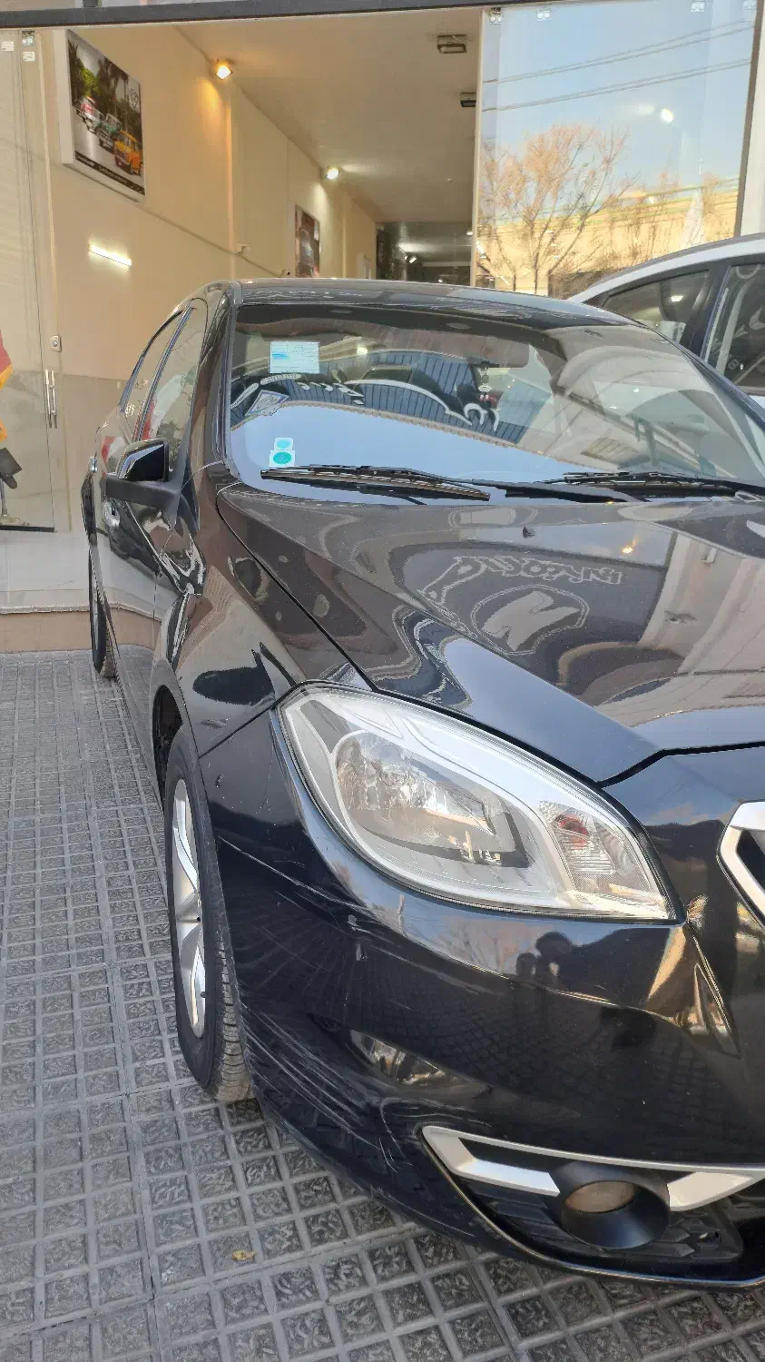 برلیانس اتومات 330 موتور بزرگ مشکی مدل 97|خودرو سواری و وانت|اصفهان, لیمجیر|دیوار