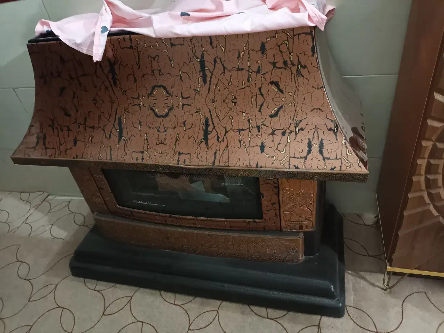 بخاری گازی شومینه ای بسیار تمیز|بخاری، هیتر، شومینه|هشتگرد, هشتگرد قدیم|دیوار