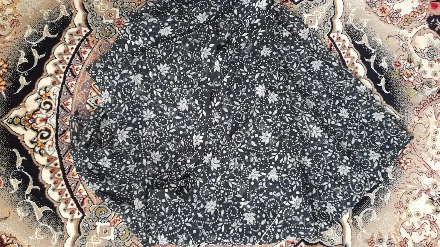 لباس|لباس|گلبهار, شهر جدید گلبهار|دیوار