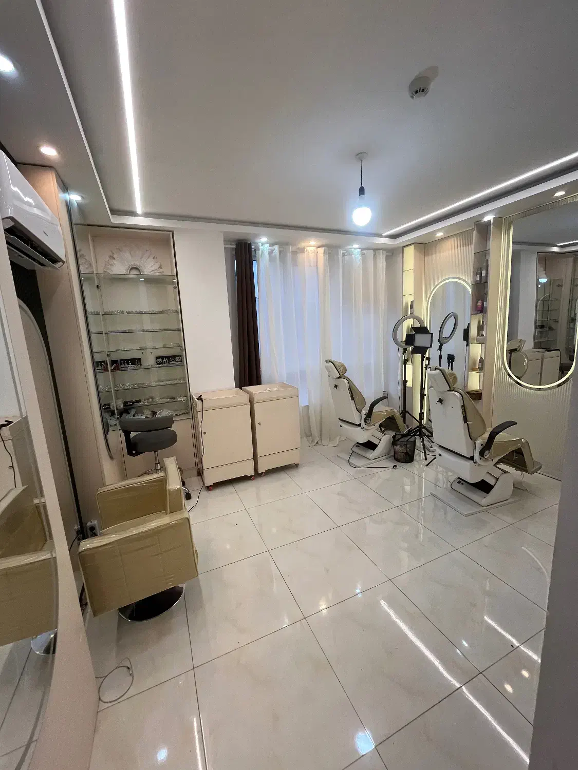 اجاره واحد تجاری/اداری بر اصلی نواب/نوساز|اجارهٔ دفتر کار، اتاق اداری، مطب|رشت, گلسار|دیوار