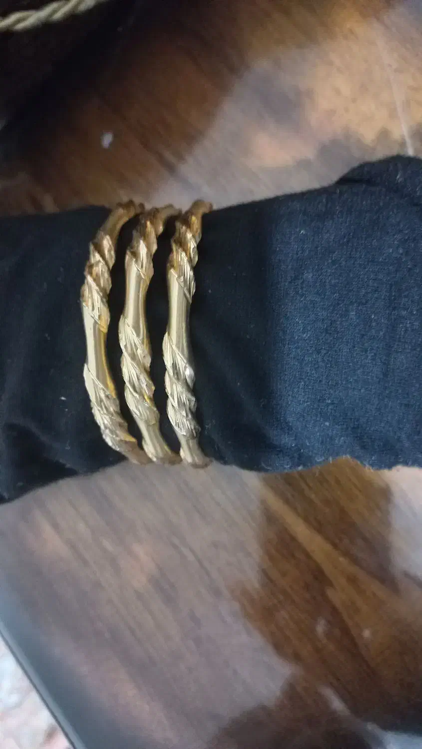 طلا کمکار در حد نو فروشی ۲ درصد روی تابلو|جواهرات|تربت جام, فاز ۲ فرهنگیان|دیوار