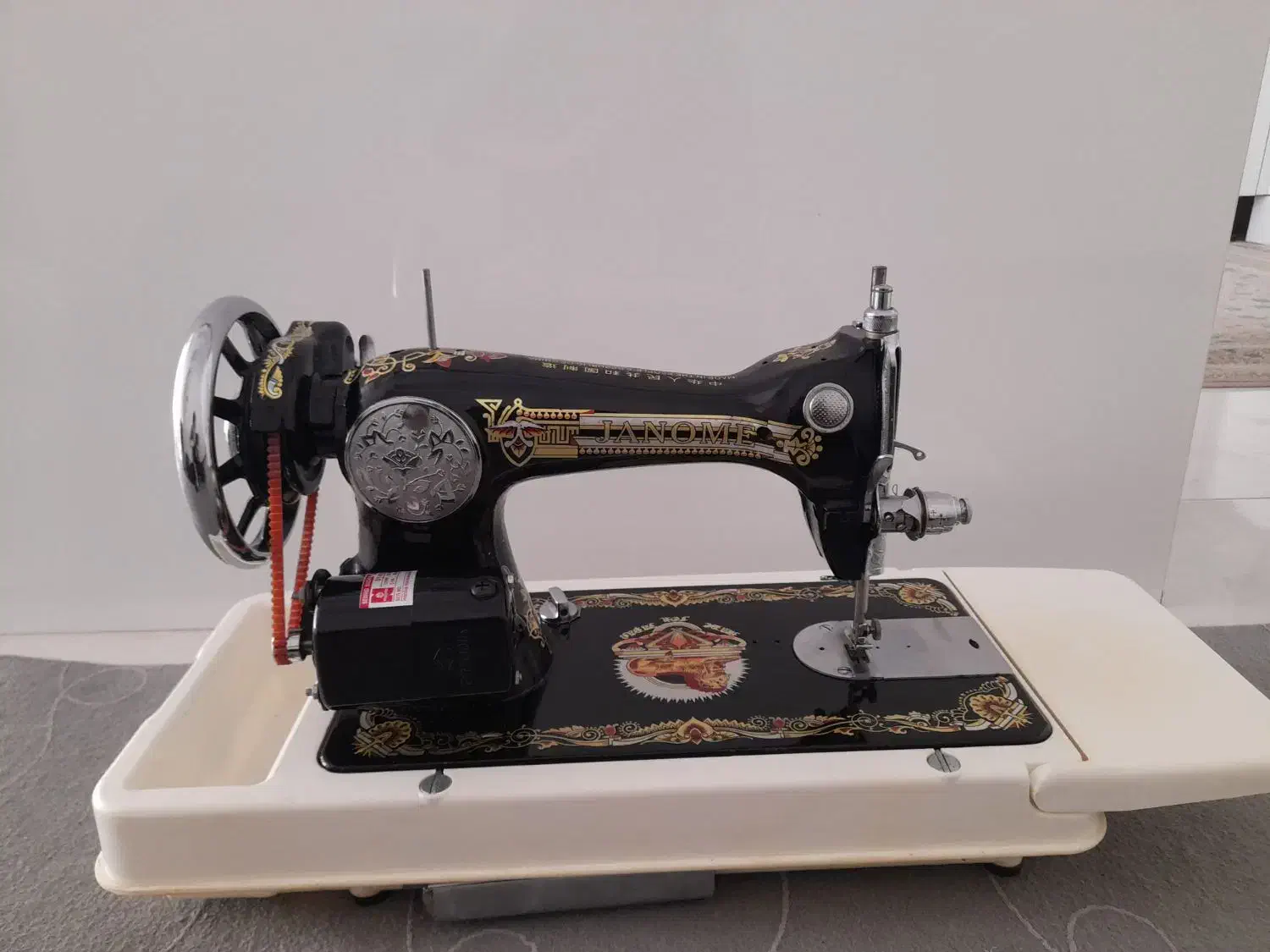 چرخ خیاطی|چرخ خیاطی و ریسندگی|شیروان (خراسان), |دیوار