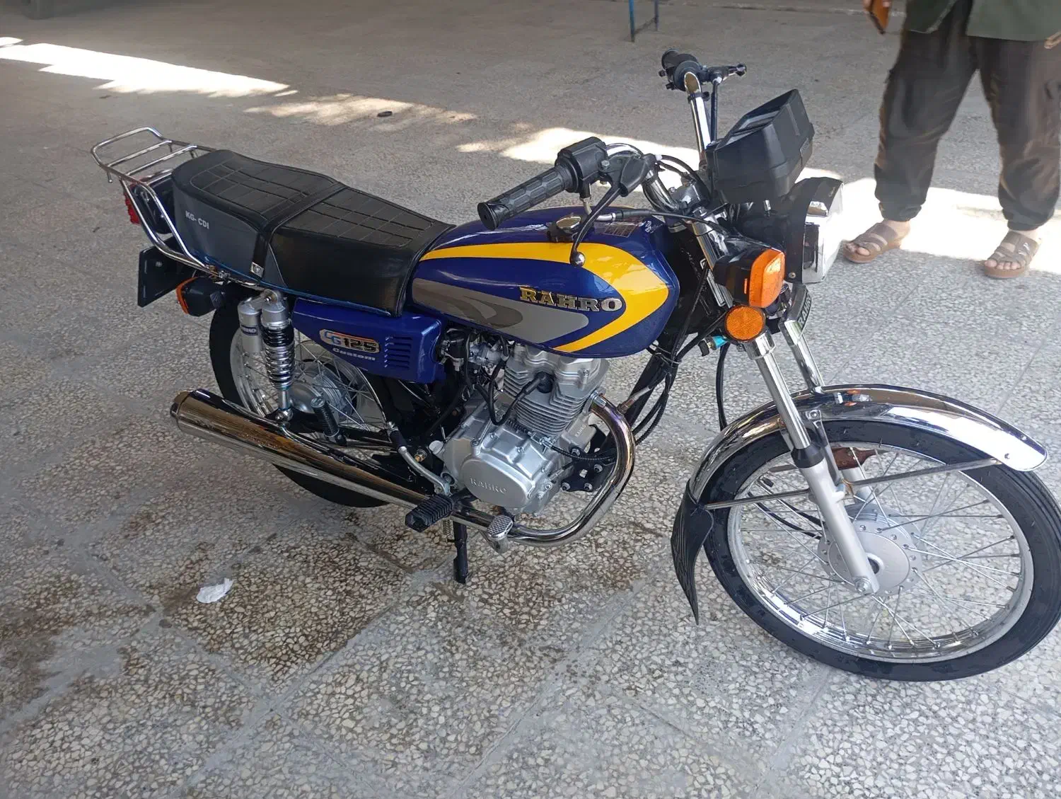 رهرو a1|موتورسیکلت|آبپخش, |دیوار