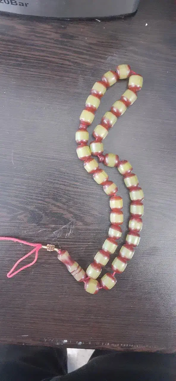 تسبیح سندلوس|کلکسیون اشیاء عتیقه|برخوار, |دیوار