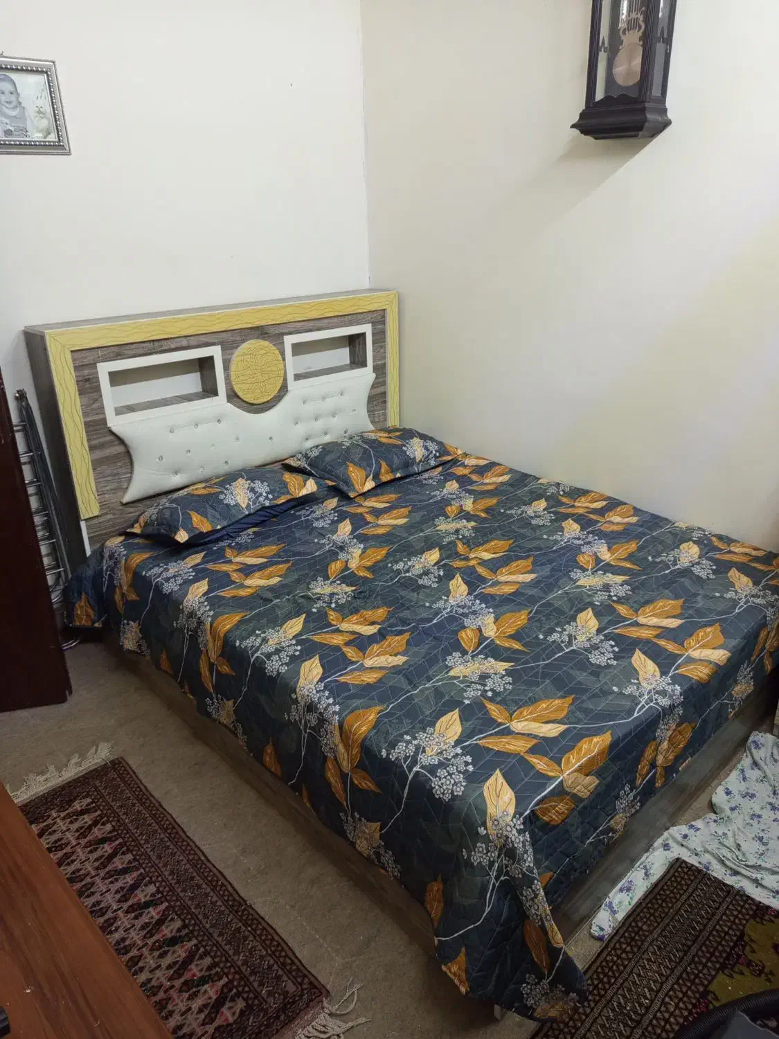 یک عدد تخت 2نفر با تشک تمیزو سالم بشرط|تخت و سرویس خواب|پیشوا, |دیوار