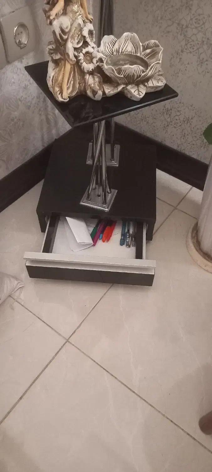 میز شیشه ای تلفن مشکی دوطبقه ویک کشو چوبی|میز تلفن|تهران, کن|دیوار