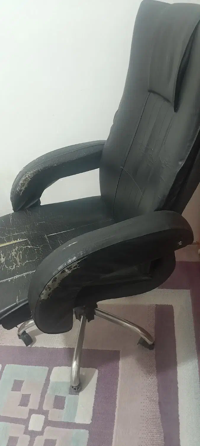 صندلی مدیریت همراه با میز سالم|صندلی و نیمکت|پارسآباد, |دیوار