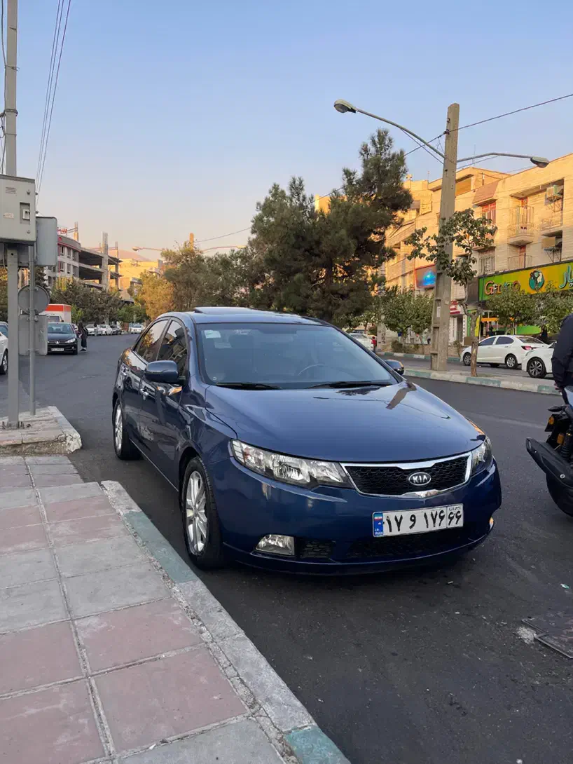 سراتو مدل ۹۷بدون رنگ کم کار|خودرو سواری و وانت|تهران, فردوس|دیوار