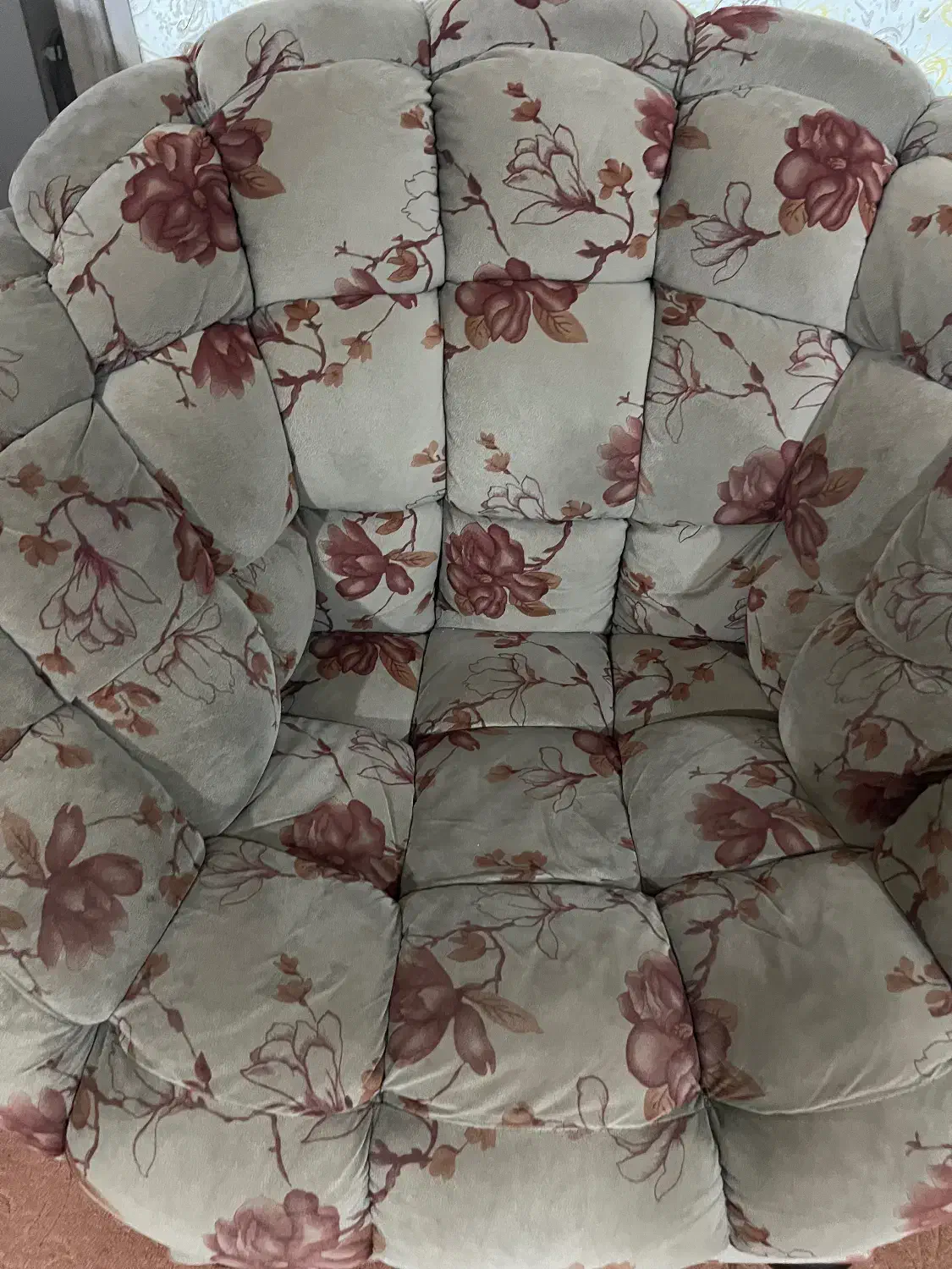 مبل ۷نفره راحتی|مبلمان خانگی و میز عسلی|میانه, |دیوار