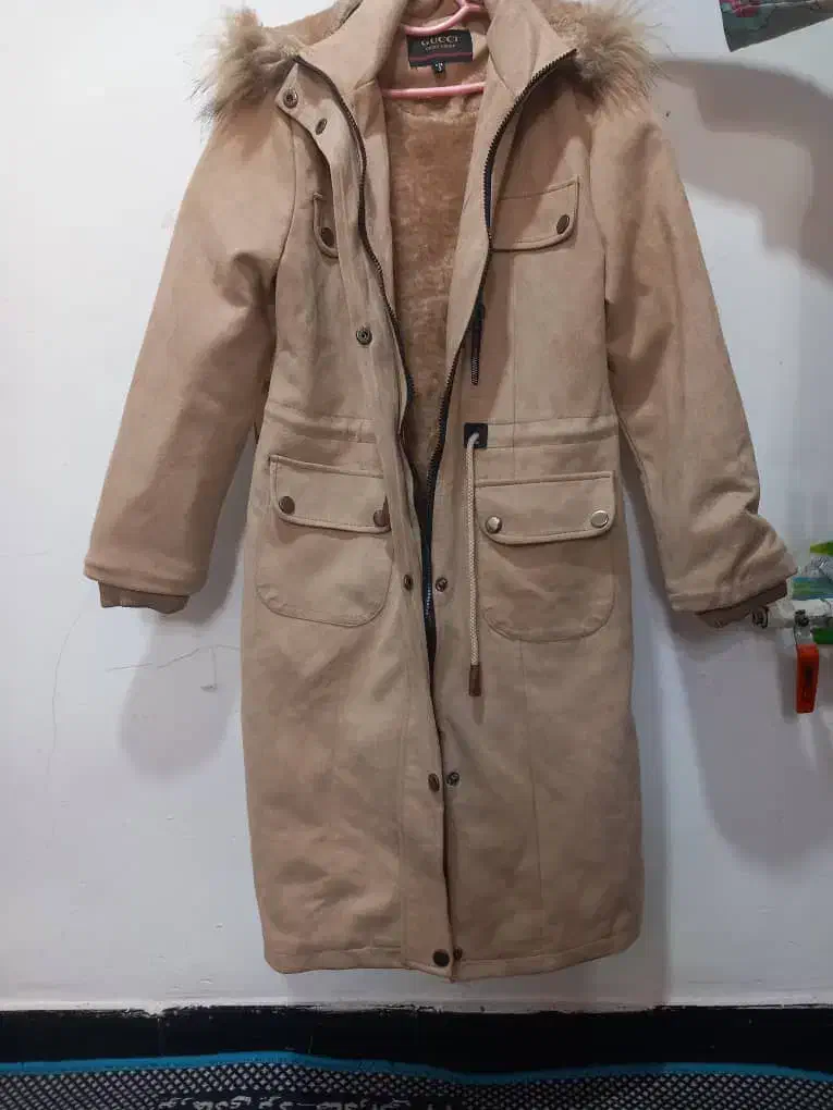 لباس در حد نو|لباس|دوگنبدان, |دیوار