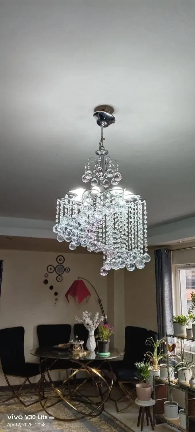 لوستر کریستالی اصل ۸ شعله|لوستر و چراغ آویز|تهران, نمایشگاه بین المللی|دیوار