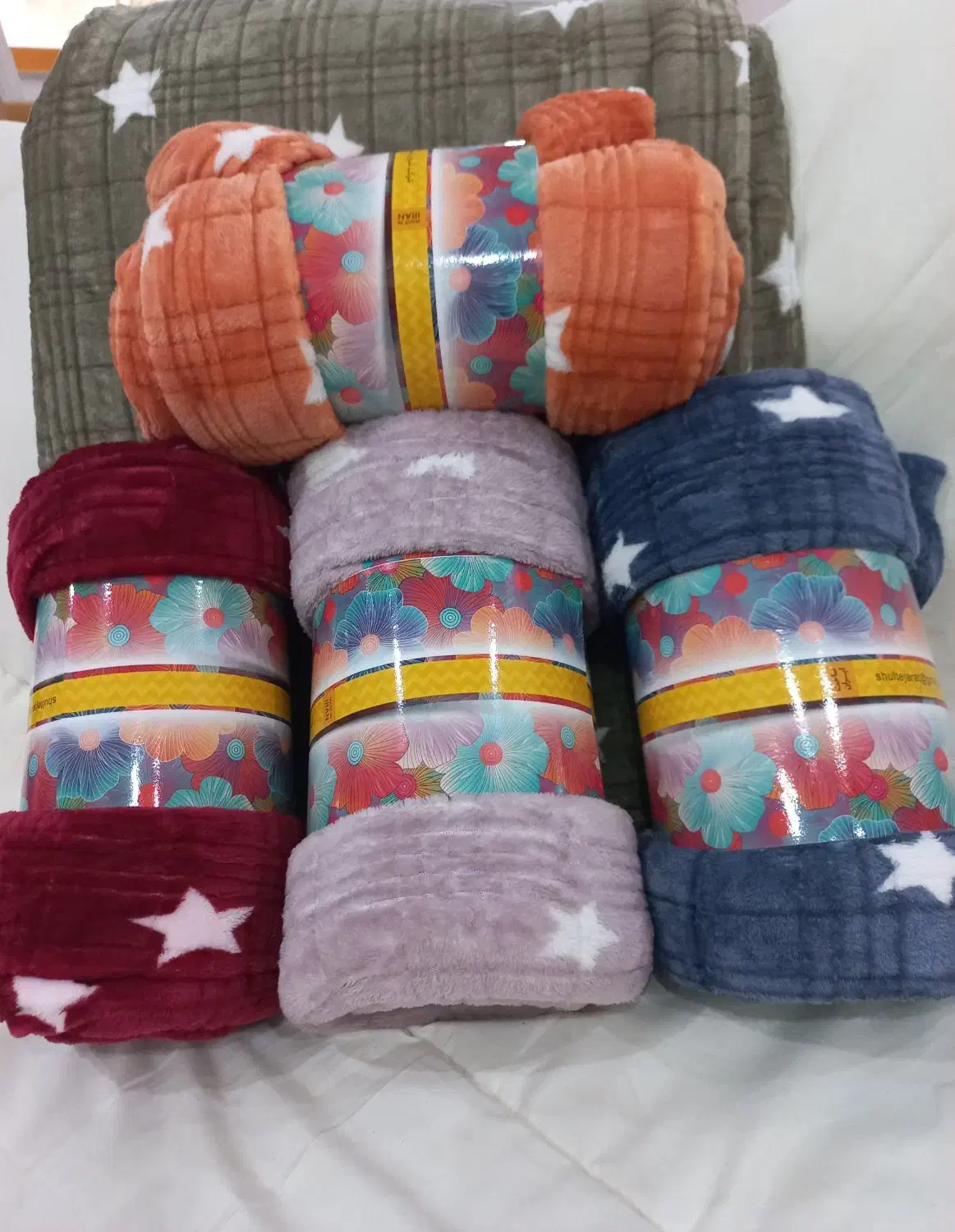 پتو مسافرتی مخمل|رختخواب، بالش، پتو|آستانه اشرفیه, |دیوار