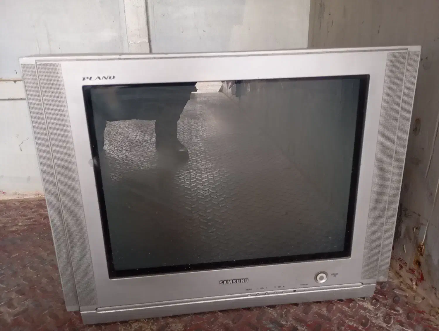 تلویزیون ۲۱اینچ|تلویزیون و پروژکتور|مشکین‌دشت, |دیوار