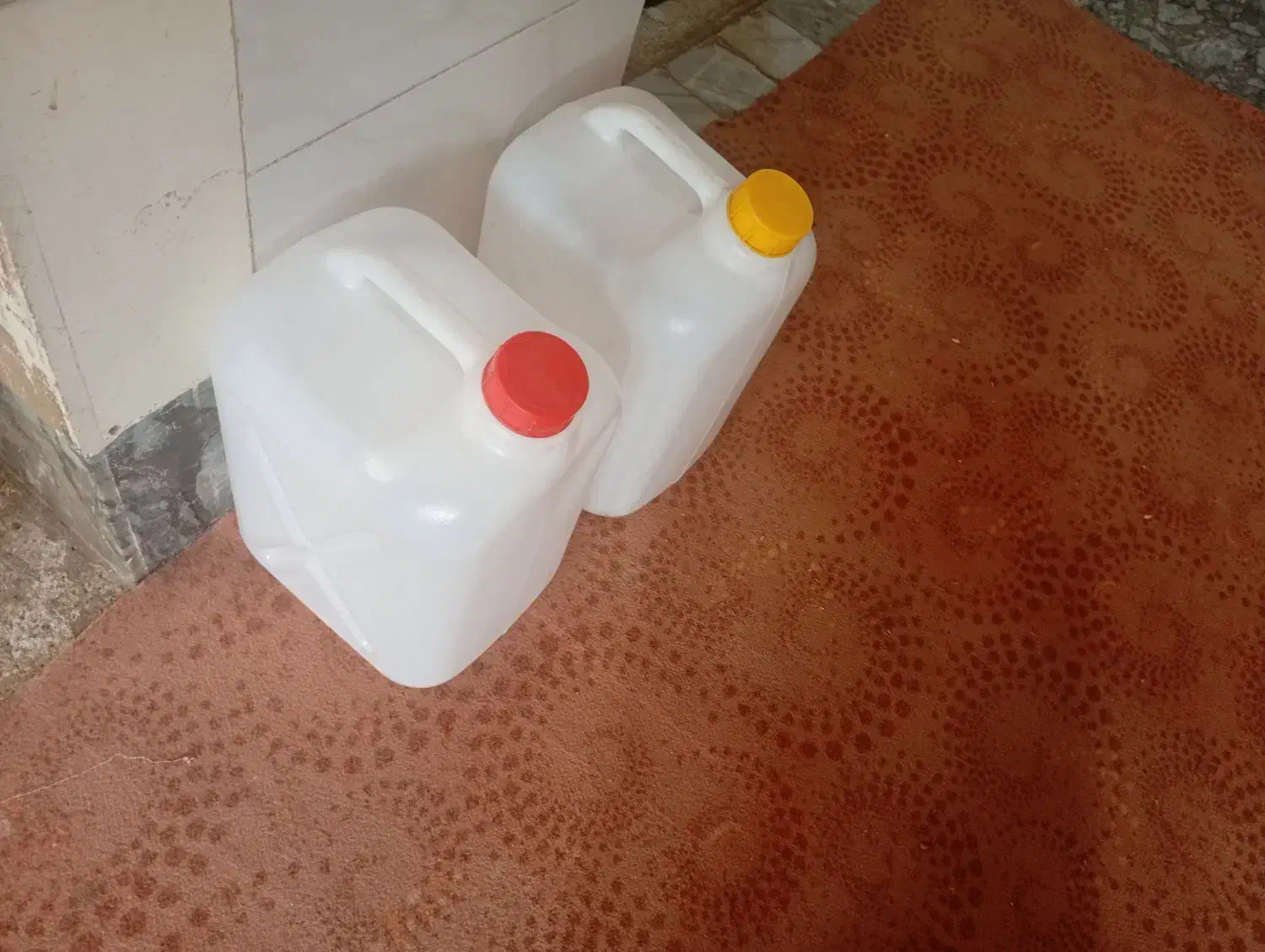 دو عدد بطری ۲۰ کیلویی|ظروف نگهدارنده، پلاستیکی، یکبارمصرف|قم, حنیف نژاد|دیوار