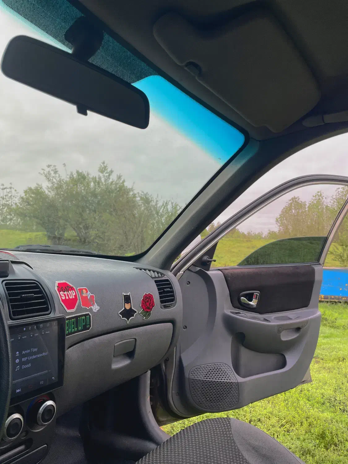 هیوندا ورنا|خودرو سواری و وانت|رشت, منظریه|دیوار