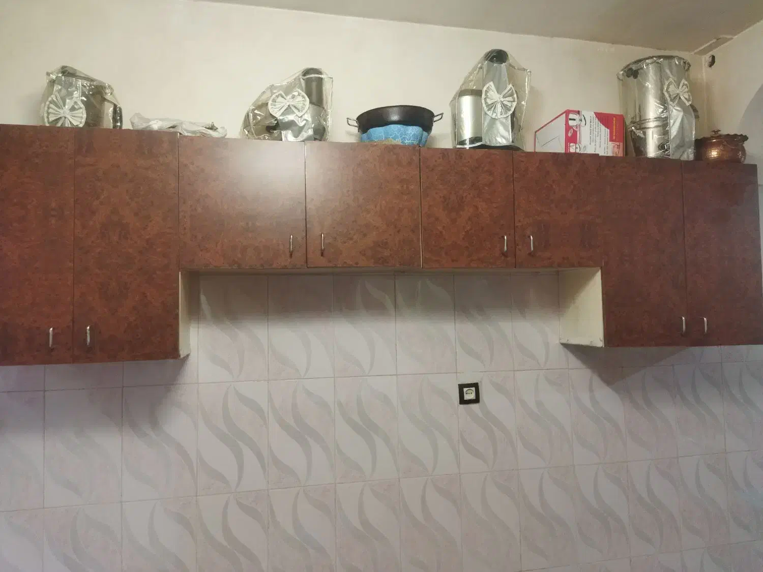 چهار متر کابینت ام دی اف هوایی|مصالح و تجهیزات ساختمان|نهاوند, |دیوار