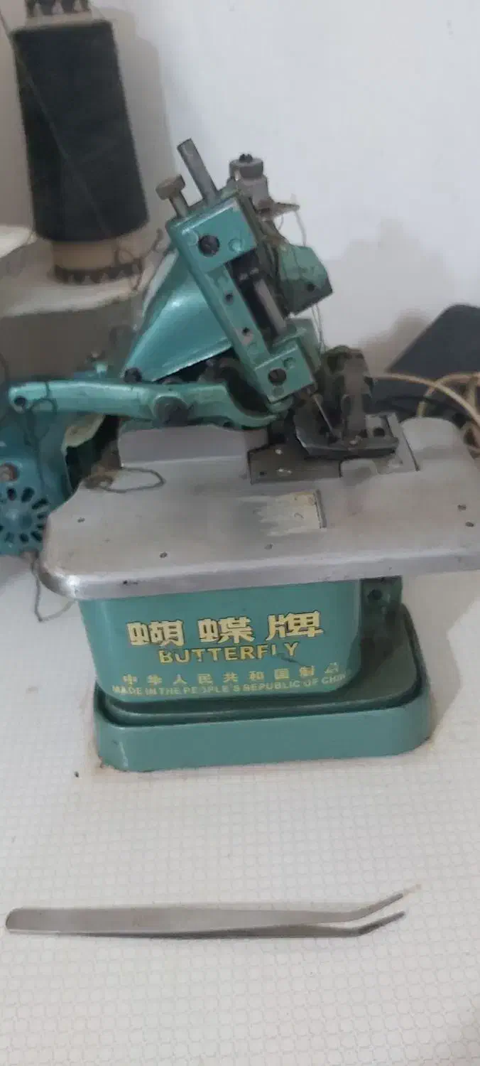 چرخ سردوز سه نخ پروانه با میز کار|چرخ خیاطی و ریسندگی|شراء, |دیوار