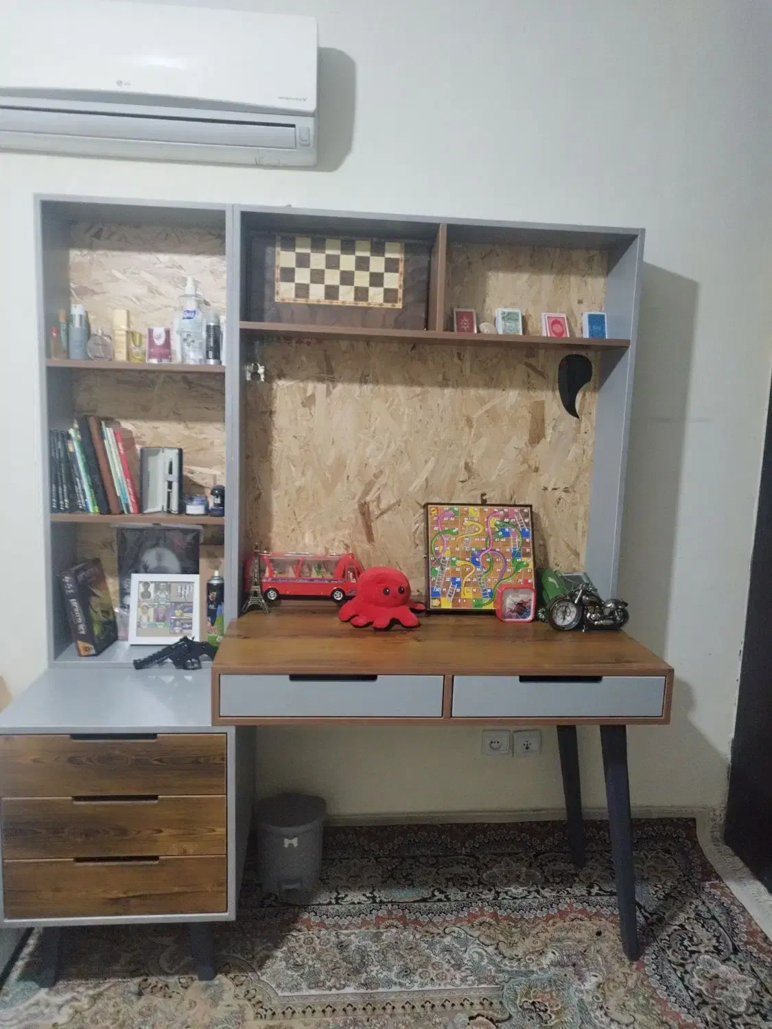 جنس ام دیف میز تحریر با چوب خیلی خوب|میز تحریر و کامپیوتر|شیراز, شهرک گلدشت حافظ|دیوار