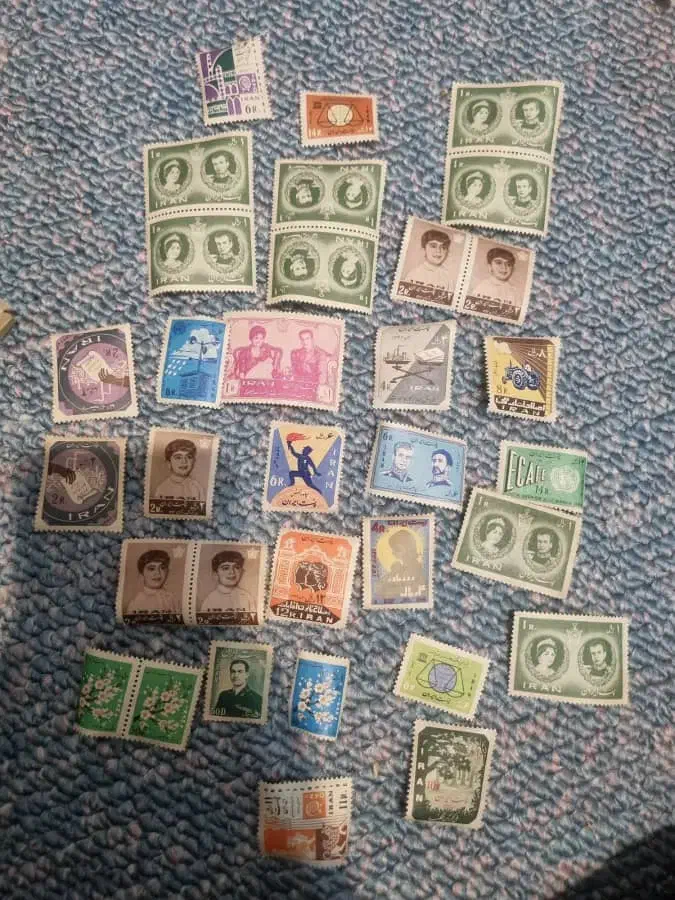 تعدادی تمبر|کلکسیون سکه، تمبر، اسکناس|دماوند, گیلاوند|دیوار