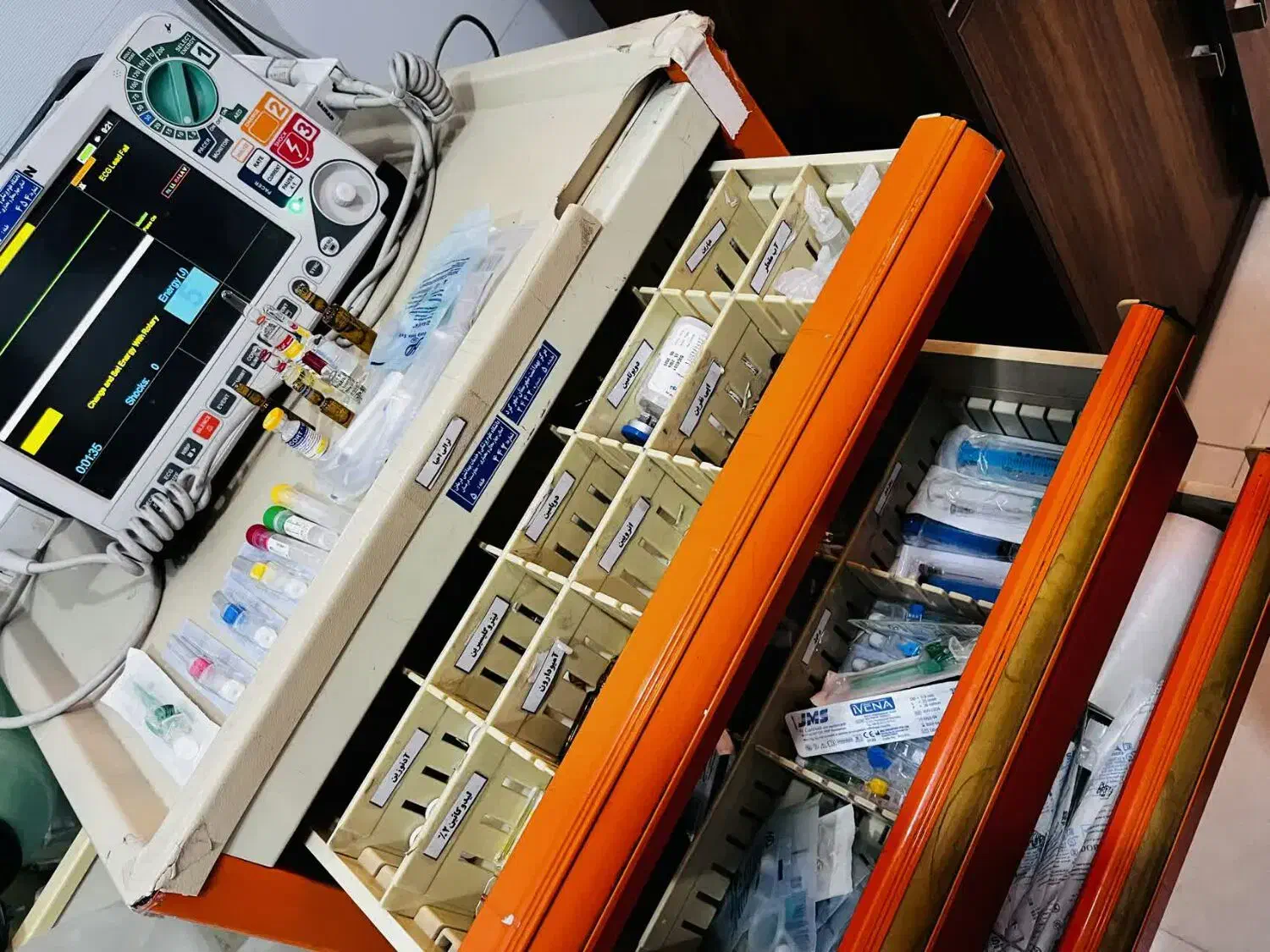 تزریقات پانسمان درمنزل|خدمات آرایشگری و زیبایی|شهرکرد, |دیوار