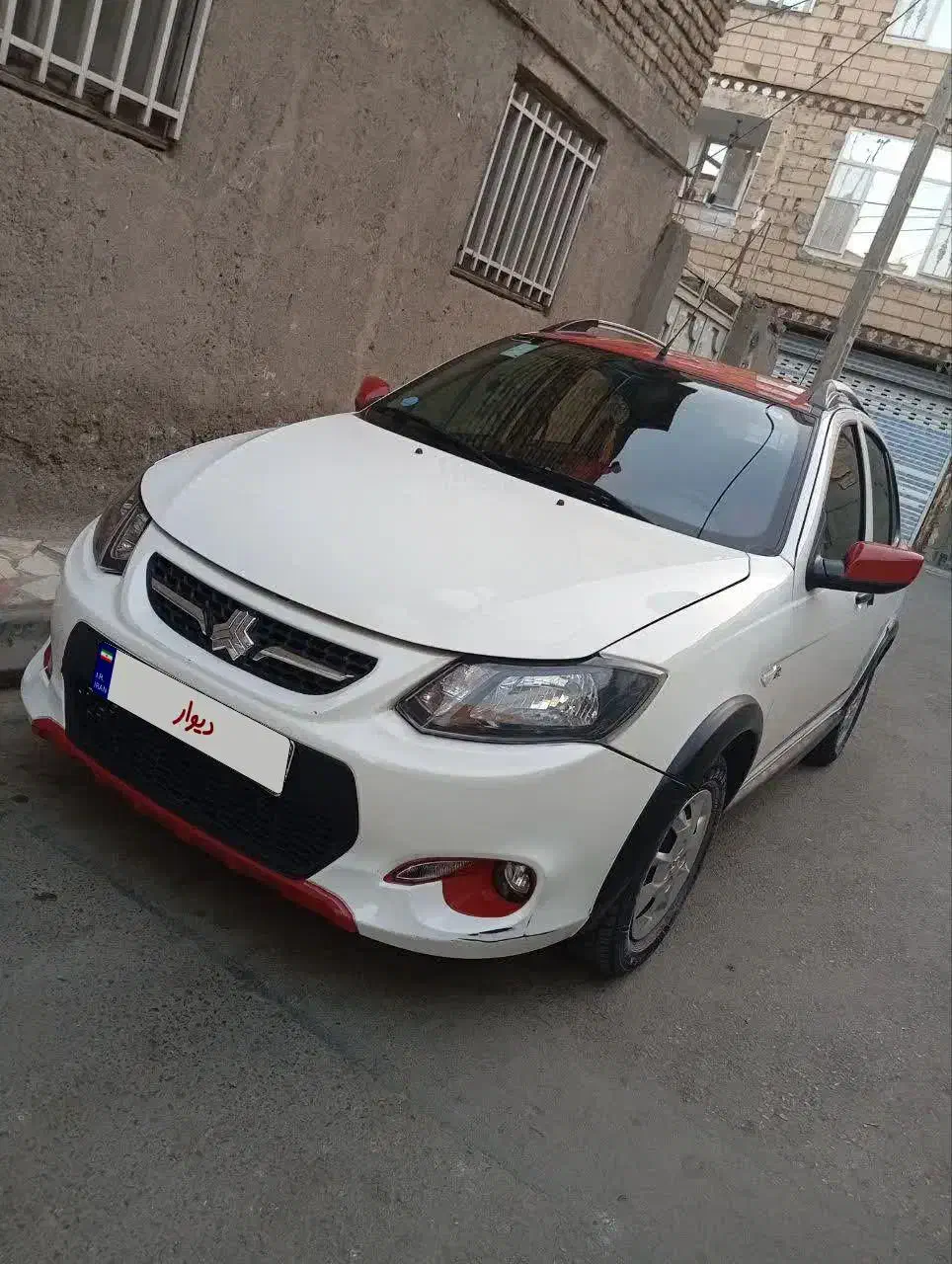 کوئیک R سفید قرمز ۱۴۰۲|خودرو سواری و وانت|مشهد, توس (بلوار توس)|دیوار