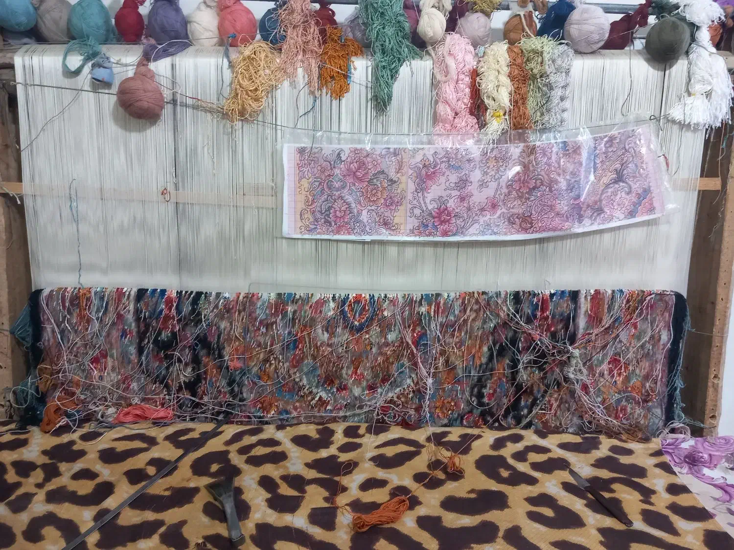 فرش‌‌خالچه‌نیمه‌کاره|فرش|تبریز, |دیوار