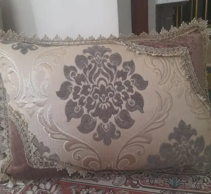 روبالشتی در حد نو|رختخواب، بالش، پتو|ایذه, |دیوار