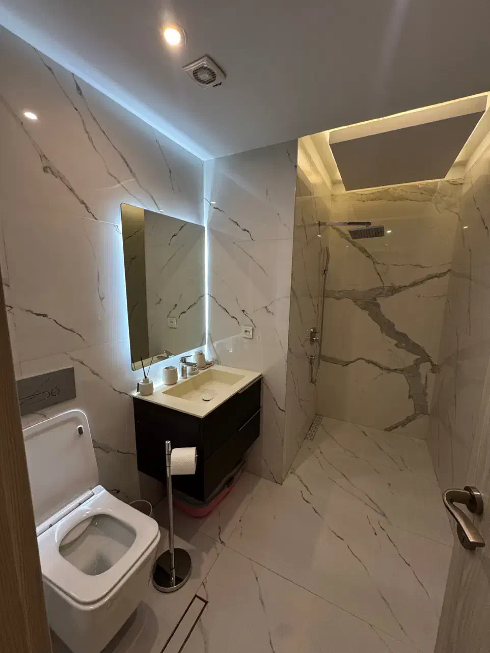 ۱۲۰متر برنده جایزه معماری/نوساز مدرن/۲خواب اندرزگو