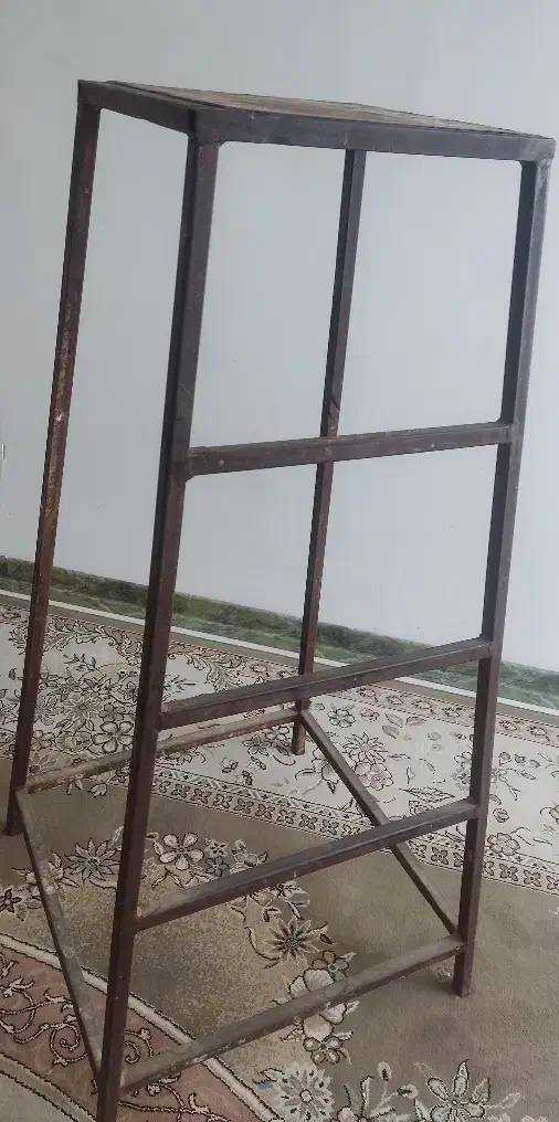 چهار پایه آهنی|صندلی و نیمکت|مشهد, الهیه|دیوار