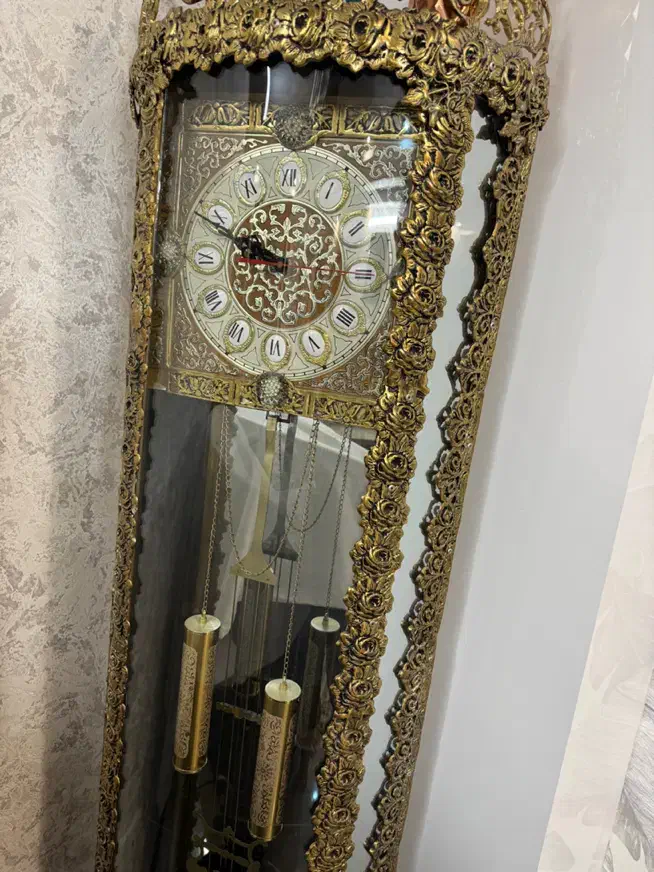 ساعت برنجی پایه دار مجهز به سیستم پاندول ( آونگ)|صنایع دستی و سایر لوازم تزئینی|تهران, مینای شمالی (مخبر)|دیوار